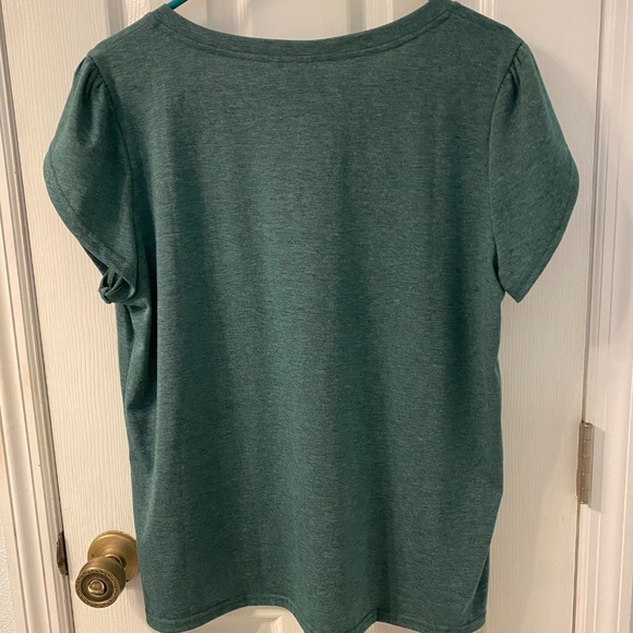 Green V-neck T-shirt with Short Petal Sleeves XL - Picture 4 of 7